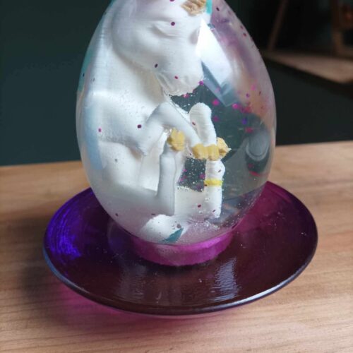 Oeuf de licorne en résine
