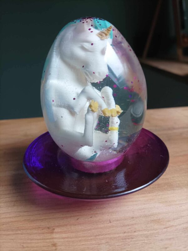 Oeuf de licorne en résine